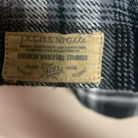 Black and White Flannel Jachs Men’s Large Shirt - Picture 4 of 5